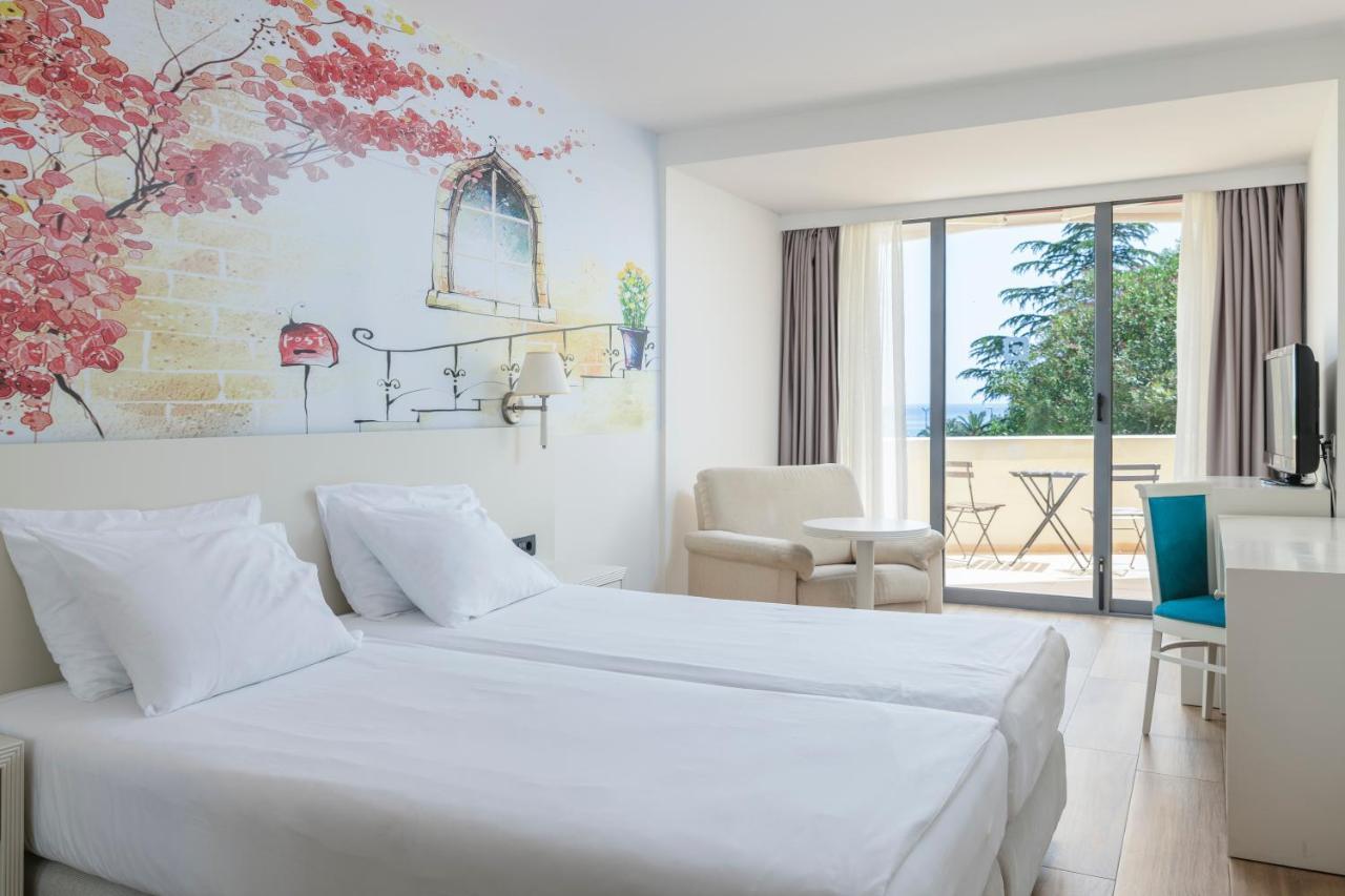 Hotel Iberostar Waves Bellevue 4*