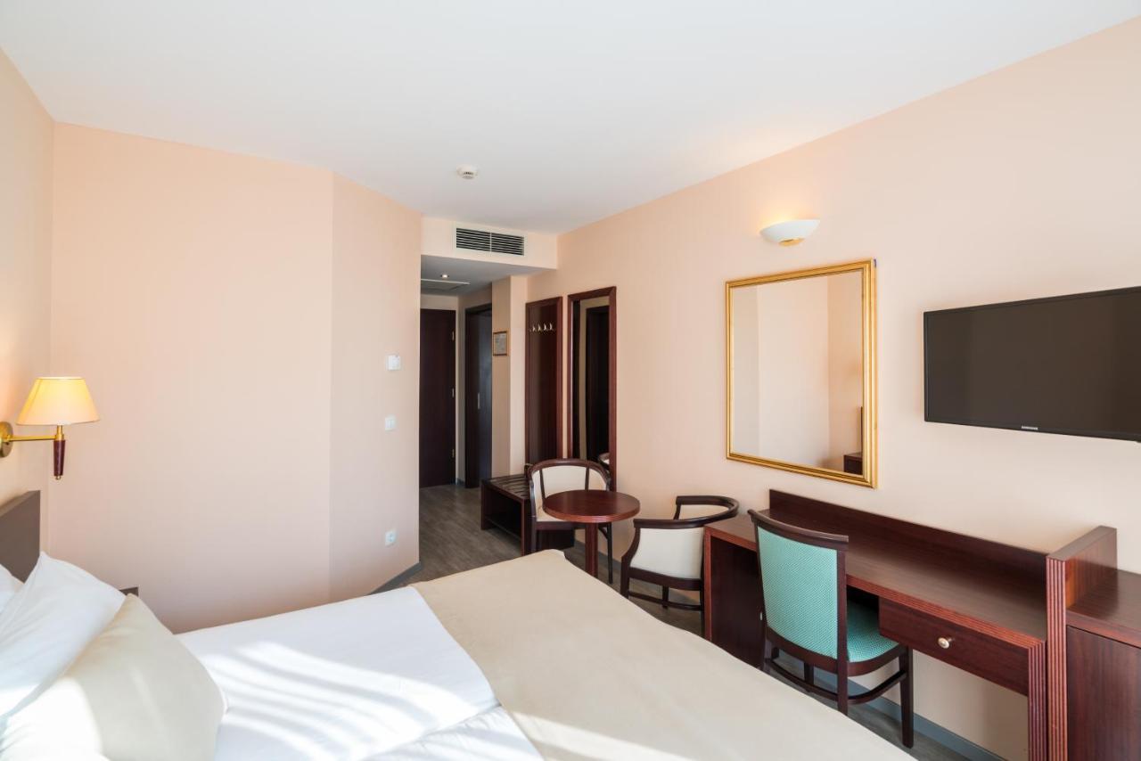 Iberostar Waves Bellevue Hotel Becici (Budva)
