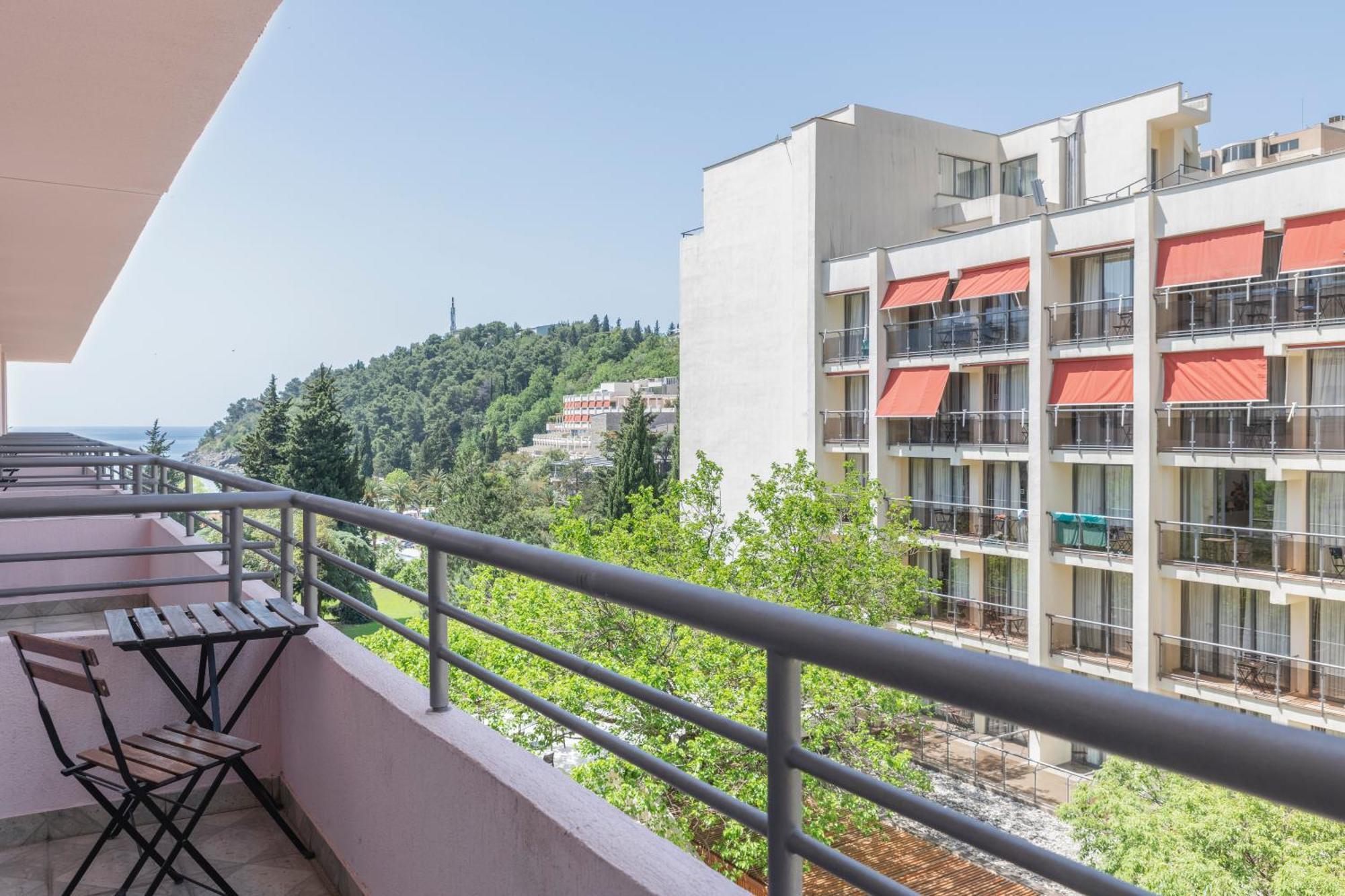 Iberostar Waves Bellevue Hotel Bečići