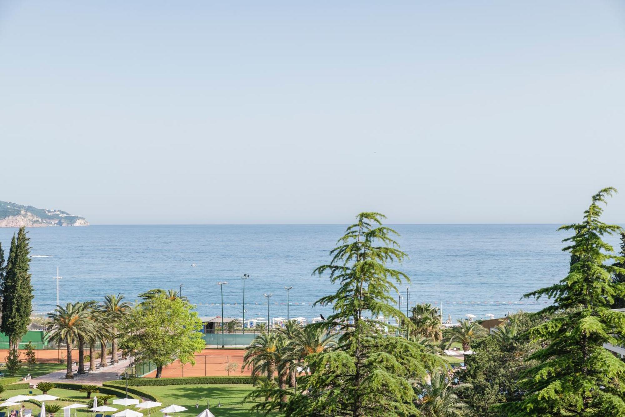 Iberostar Waves Bellevue Hotel 4*