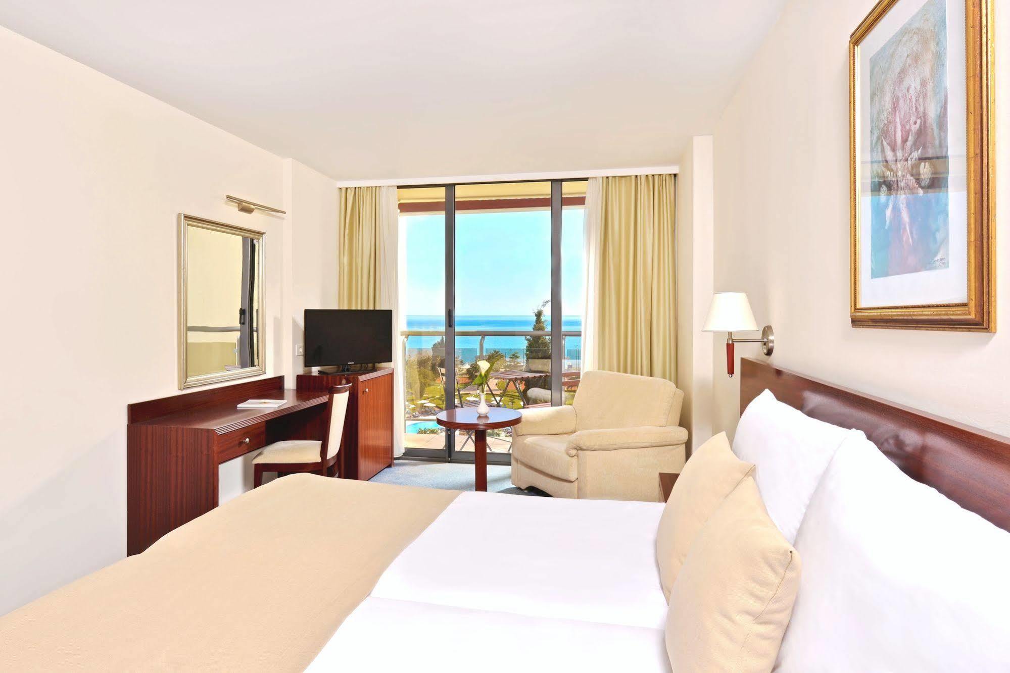 Iberostar Waves Bellevue 4*